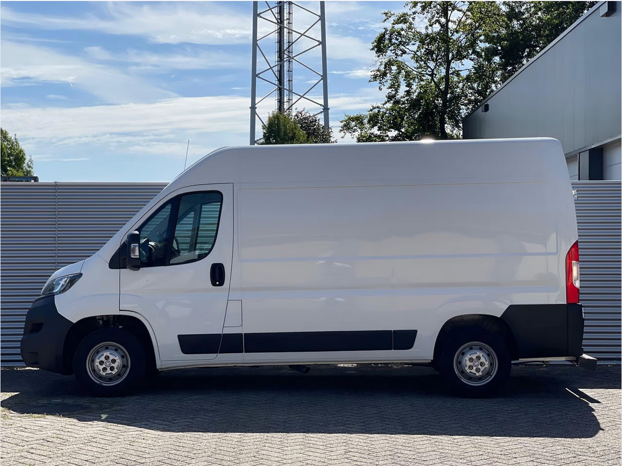 Peugeot Boxer 3, 5T L2H2 130 PK NAVIGATIE / CAMERA / 270 ACHTERDEUREN / ALL SEASONS - Photo 4