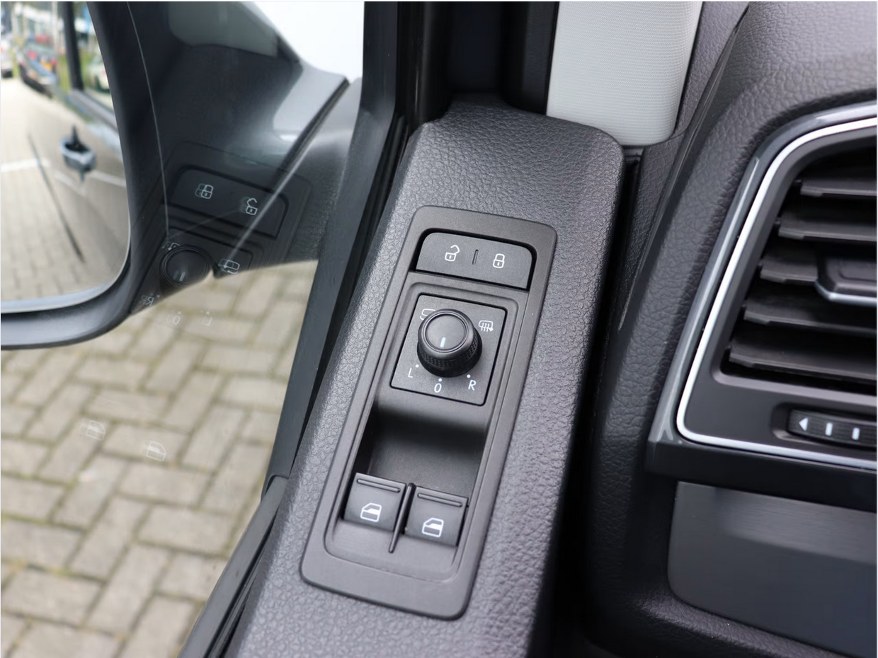 Volkswagen Transporter 2.0 TDI L2 150pk DSG T-Edition Navi | LED | Airco | Trekhaak | PDC V + A | ACC | Automaat - Photo 17