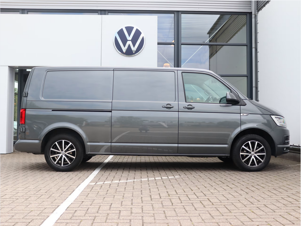 Volkswagen Transporter 2.0 TDI L2 150pk DSG T-Edition Navi | LED | Airco | Trekhaak | PDC V + A | ACC | Automaat - Photo 4
