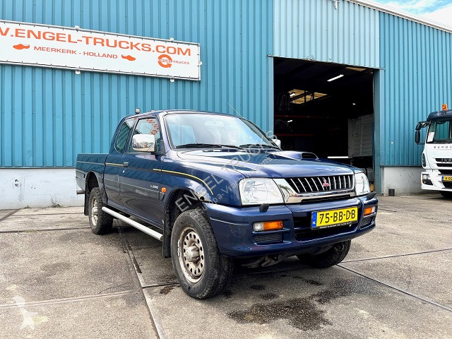 Personenwagen pick-up tweedehands mitsubishi l 200 club cab 4wd pick up diesel 10/01/2002 - 99 CV - Ref. SN 53377889 - Photo 2