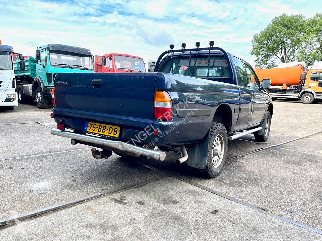 Personenwagen pick-up tweedehands mitsubishi l 200 club cab 4wd pick up diesel 10/01/2002 - 99 CV - Ref. SN 53377889 - Photo 3